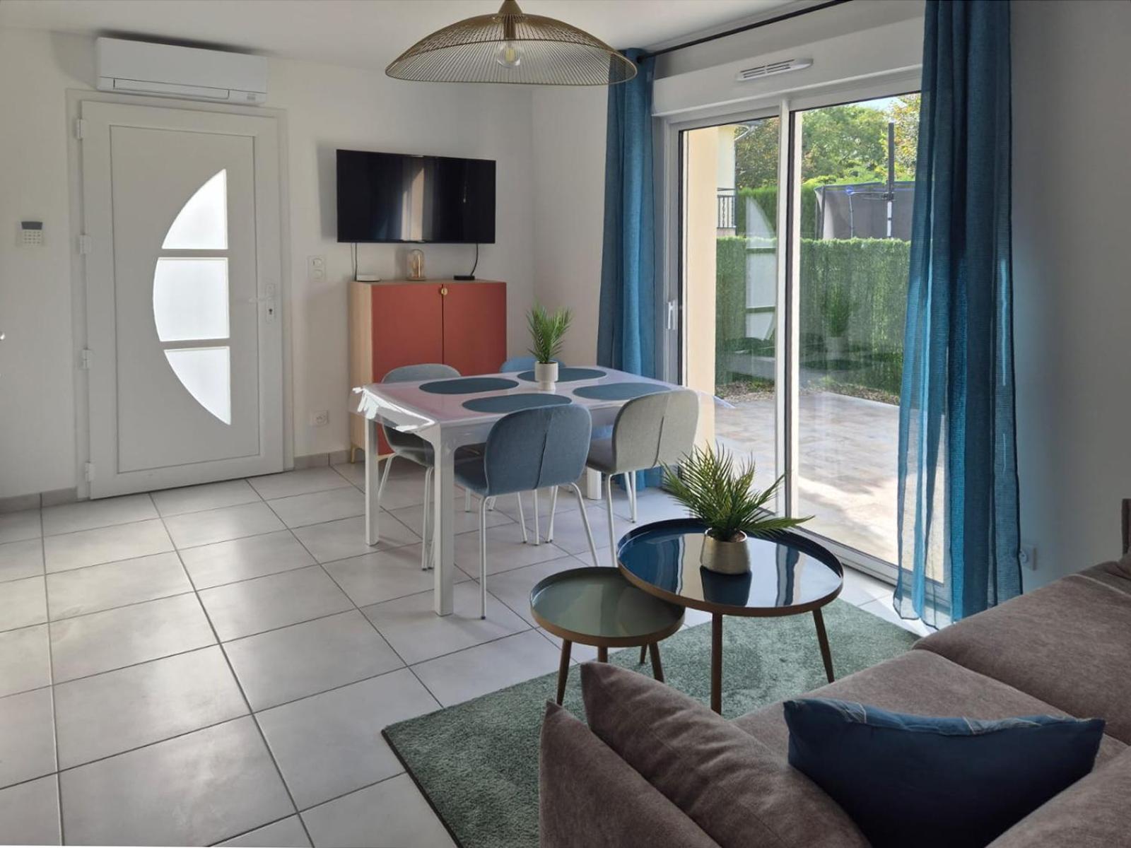 Ticya Lodge 10 Minutes Parc Disneyland Maison Neuve Independante Jusqu'A 5 Voyageurs Lit Bebe 2 Places Parking Ferme 伊斯勒勒维莱努瓦 外观 照片